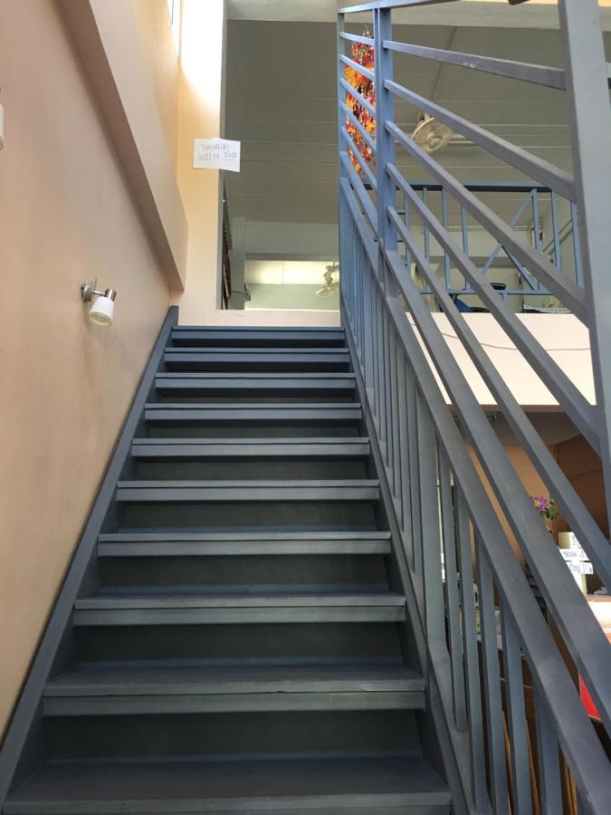 פרה נאקון סי איוטאיה Patone Hostel מראה חיצוני תמונה