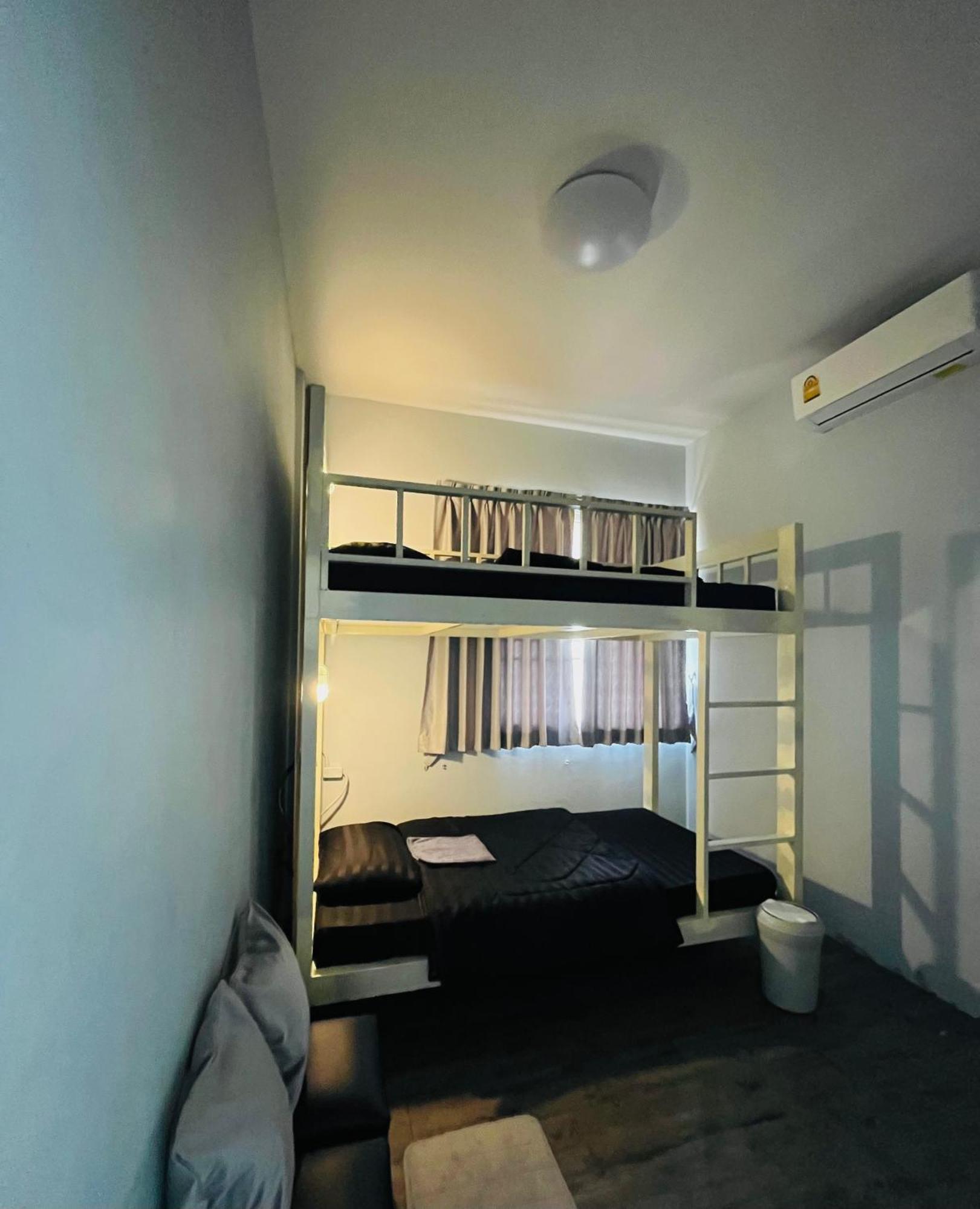 פרה נאקון סי איוטאיה Patone Hostel מראה חיצוני תמונה