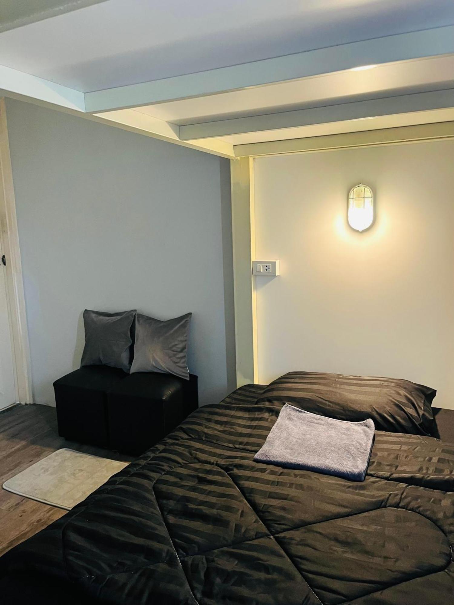 פרה נאקון סי איוטאיה Patone Hostel מראה חיצוני תמונה