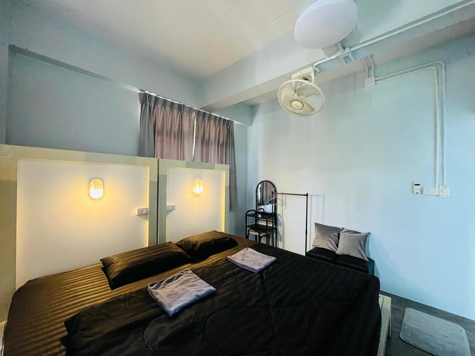 פרה נאקון סי איוטאיה Patone Hostel מראה חיצוני תמונה