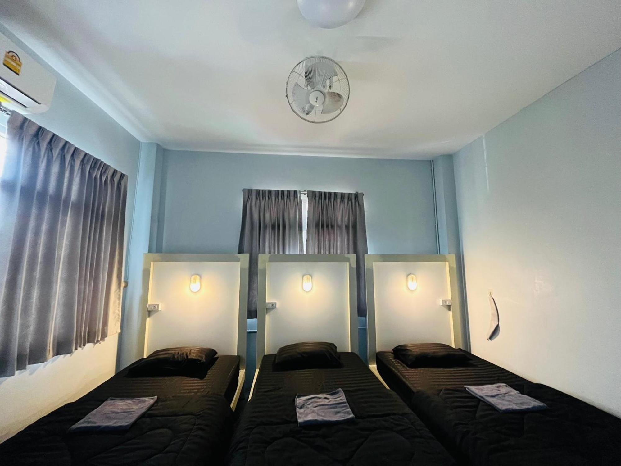 פרה נאקון סי איוטאיה Patone Hostel מראה חיצוני תמונה