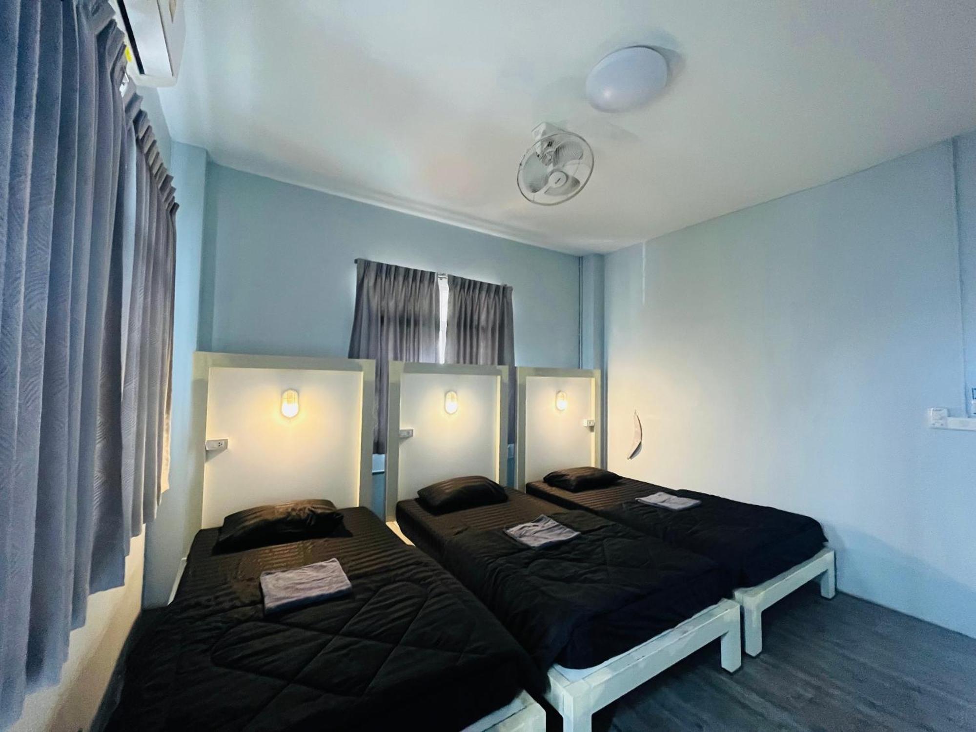 פרה נאקון סי איוטאיה Patone Hostel מראה חיצוני תמונה