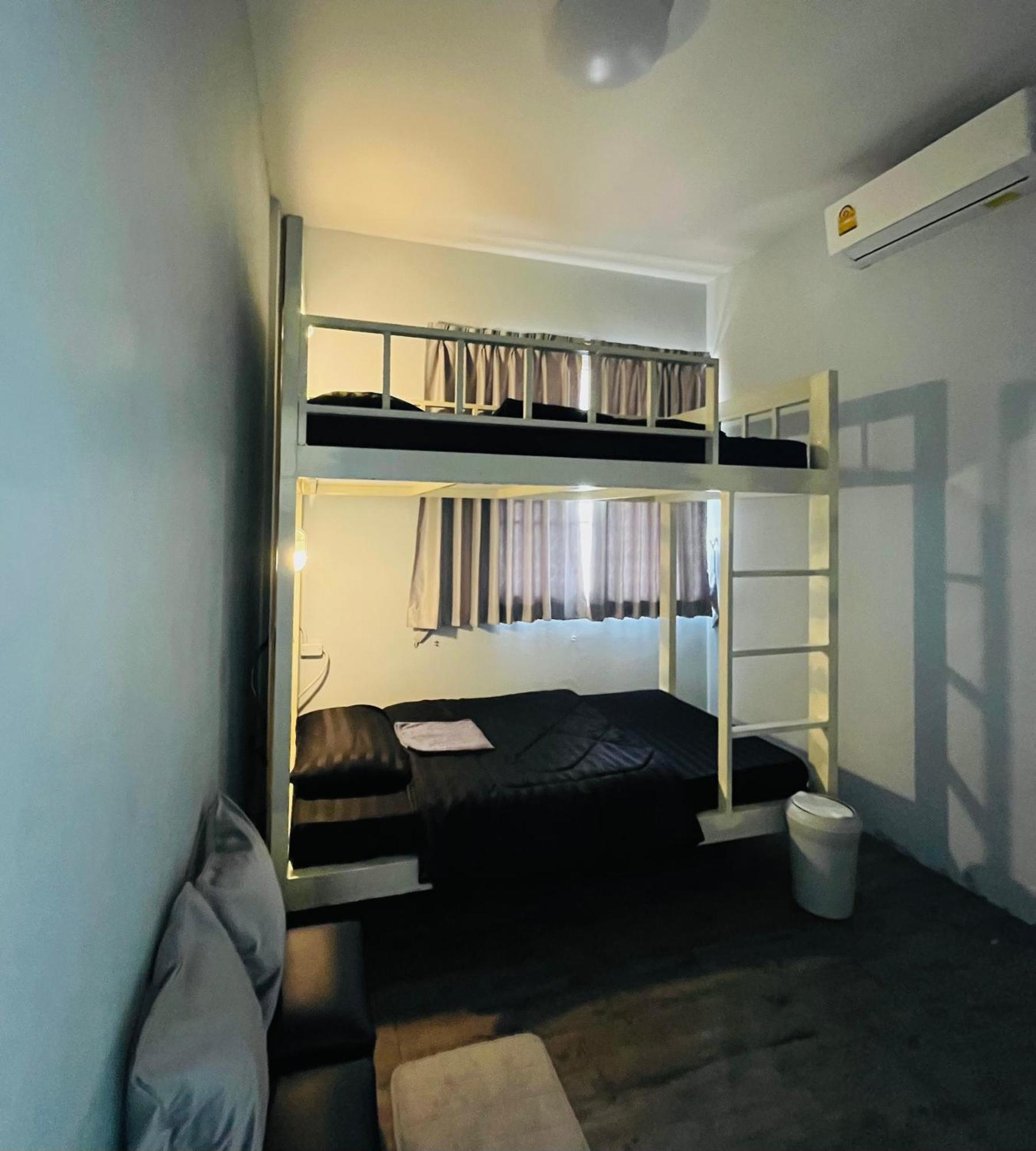 פרה נאקון סי איוטאיה Patone Hostel מראה חיצוני תמונה